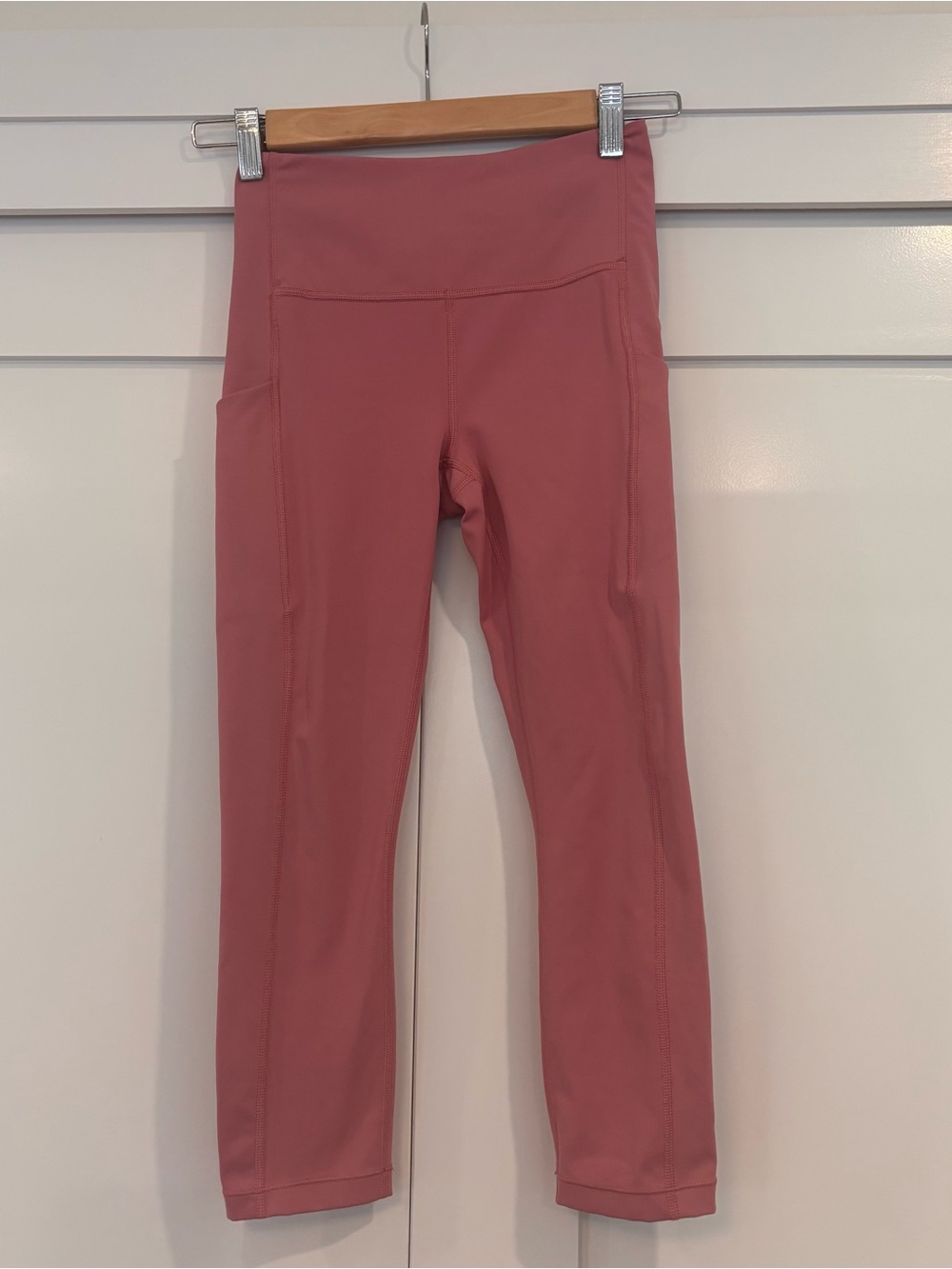 Athleta Ultimate Stash Pocket capri XS